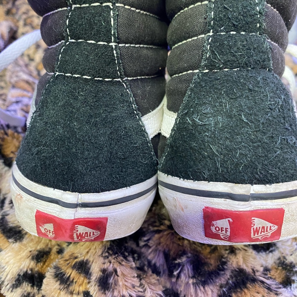 Vans - Picture 2 of 2